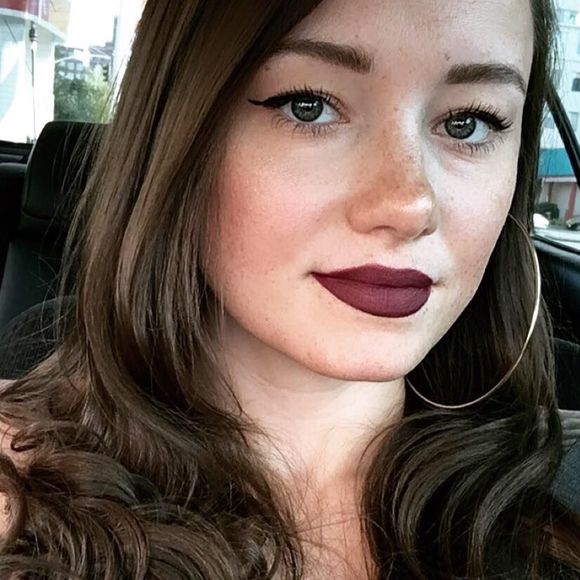 Meet your Posher, Danielle - Picture 1 of 1